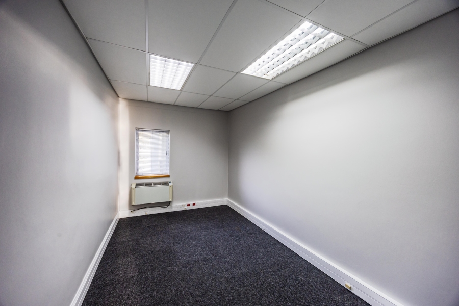 To Let Commercial Property for Rent in Selborne Eastern Cape